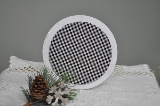 The Stitcher's Stage-Round Gingham Black Back