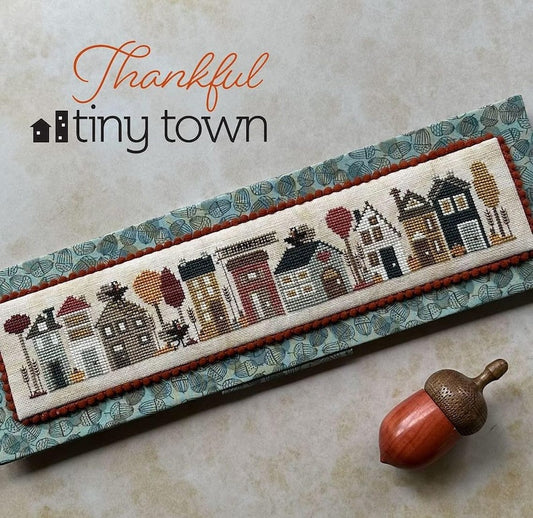 Heart In Hand Thankful Tiny Town